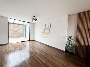 SE VENDE Y ARRIENDA ESPECTACULAR CASA EN CHIA VEREDA TIQUIZA