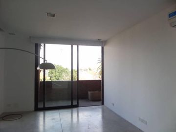 Dep de 2 ambientes con balcón, cochera y baulera. Muy Exclusivo. Martinez . San Isidro