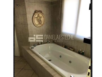 D. Esteche Realty