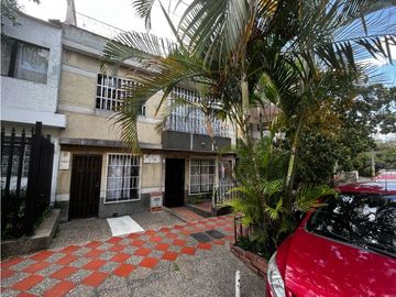 VENDO CASA BELÉN LA GLORIA, 116MTS, SEGUNDO PISO CON TERRAZA