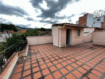 VENDO CASA BELÉN LA GLORIA, 116MTS, SEGUNDO PISO CON TERRAZA