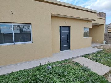 CASA DE DOS DORMITORIOS A ESTRENAR EN CAMPIÑAS DE PIÑERO