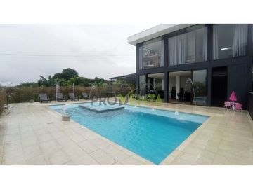 Casa Campestre en Arriendo El Zarzal Copacabana