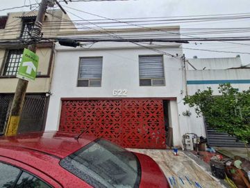 CASA EN VENTA SOBRE AV CASA BLANCA, SAN NICOLAS