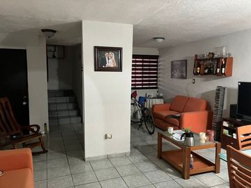 CASA EN VENTA, LOS ROBLES, APODACA