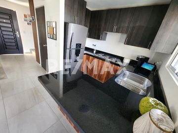 CASA EN VENTA, EN PRIVADAS DEL PACIFICO II, TIJUANA B.C.