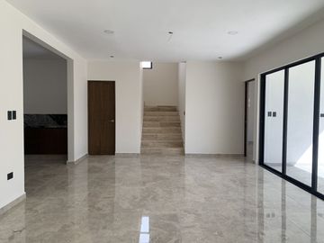Casa en venta en residencial privada zona de Cholul