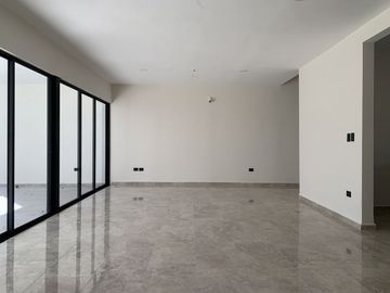Casa en venta en residencial privada zona de Cholul