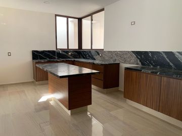 Casa en venta en residencial privada zona de Cholul