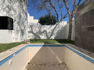 Casa en venta en residencial privada zona de Cholul