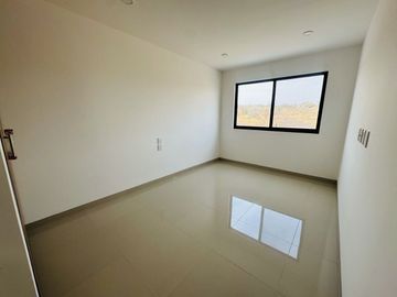 CASA NUEVA CON ROOF GARDEN EN EL MIRADOR