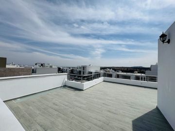 CASA NUEVA CON ROOF GARDEN EN EL MIRADOR