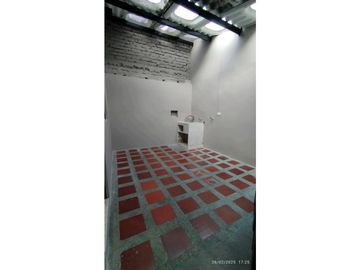 SE ARRIENDA CASA POBLADO 1