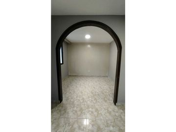 SE ARRIENDA CASA POBLADO 1