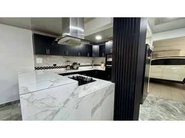 Casa esquinera de tres pisos en venta permuta Barrio Santa Ana Palmira