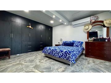Casa esquinera de tres pisos en venta permuta Barrio Santa Ana Palmira