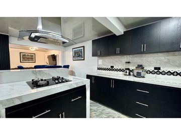 Casa esquinera de tres pisos en venta permuta Barrio Santa Ana Palmira