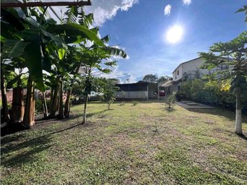 Se vende chalet via Armenia a Tebaida, Quindío.