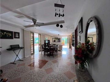 Se vende chalet via Armenia a Tebaida, Quindío.