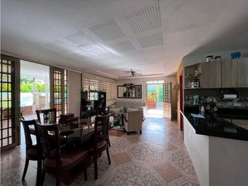 Se vende chalet via Armenia a Tebaida, Quindío.