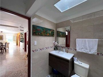 Se vende chalet via Armenia a Tebaida, Quindío.