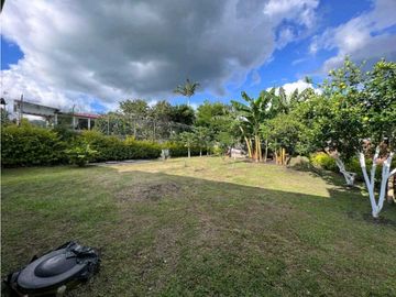 Se vende chalet via Armenia a Tebaida, Quindío.