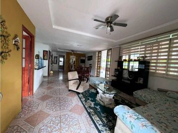 Se vende chalet via Armenia a Tebaida, Quindío.