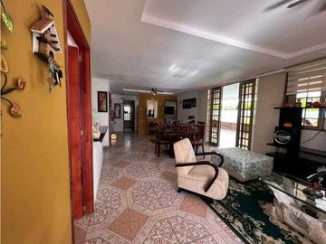 Se vende chalet via Armenia a Tebaida, Quindío.