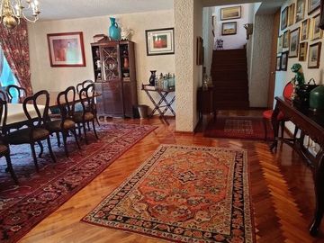 Se vende excelente casa en Lomas Hipódromo (V)