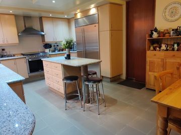 Se vende excelente casa en Lomas Hipódromo (V)