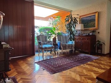 Se vende excelente casa en Lomas Hipódromo (V)