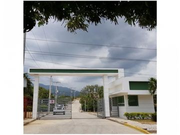 Venta de casa 2 pisos conjunto cerrado en Bonda-Santa Marta E-5