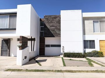 Casa en Fraccionamiento La Trinidad, Aguascalientes