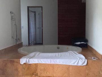 BONITA CASA EN VENTA CON ACABADOS DE LUJO