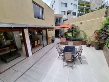VENTA CASA - 3 DORMITORIOS - ESTUDIO - CUMBAYA