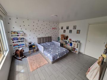 VENTA CASA - 3 DORMITORIOS - ESTUDIO - CUMBAYA