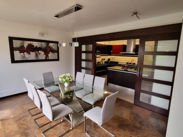 VENTA CASA - 3 DORMITORIOS - ESTUDIO - CUMBAYA