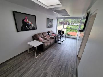VENTA CASA - 3 DORMITORIOS - ESTUDIO - CUMBAYA