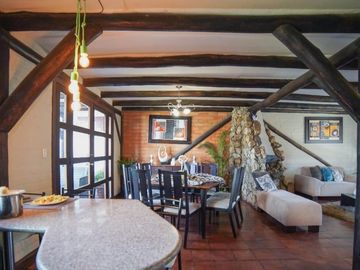 HERMOSA CASA EN VENTA, SECTOR PARQUE INDUSTRIAL