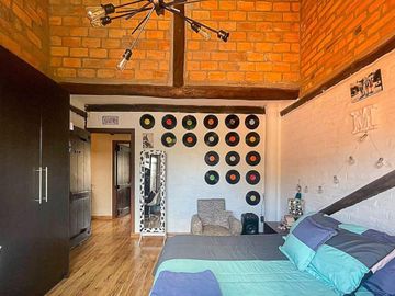 HERMOSA CASA EN VENTA, SECTOR PARQUE INDUSTRIAL