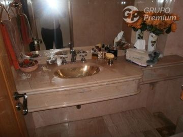 Oficina en Venta en MONSEÑOR CARLOS CASANUEVA CON EL COMENDADOR 5D + 6B