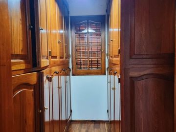 CASA 6 AMBIENTES EN EL CORAZÓN DE LA SEXTA SECCIÓN