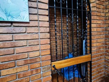 CASA 6 AMBIENTES EN EL CORAZÓN DE LA SEXTA SECCIÓN