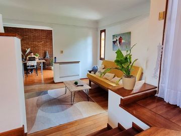 CASA 6 AMBIENTES EN EL CORAZÓN DE LA SEXTA SECCIÓN