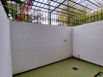 CASA 6 AMBIENTES EN EL CORAZÓN DE LA SEXTA SECCIÓN