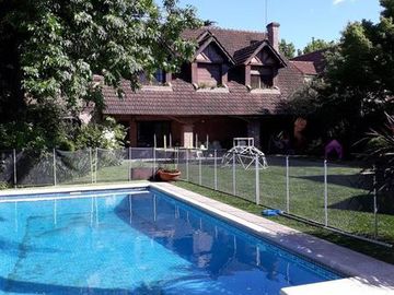 Casa en venta 5 dormitorios. La Horqueta. San Isidro.