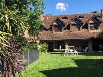 Casa en venta 5 dormitorios. La Horqueta. San Isidro.