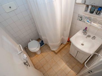 CASA EN VENTA EN LAS LOMAS DE SAN ISIDRO CON GRAN TERRENO
