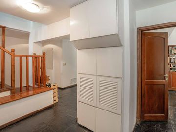 CASA EN VENTA EN LAS LOMAS DE SAN ISIDRO CON GRAN TERRENO