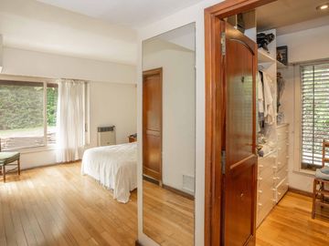 CASA EN VENTA EN LAS LOMAS DE SAN ISIDRO CON GRAN TERRENO